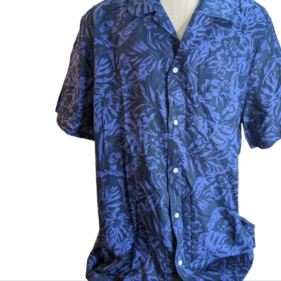 NWOT...Unison Short Sleeve Patch Pocket Shirt with Camp Collar....Size XL - Picture 3 of 7